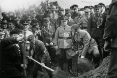Adolf Hitler at autobahn site.jpg