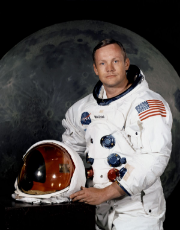 1200px-Neil_Armstrong_pose.jpg