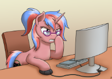 MLP - Browsing internet - angry.png