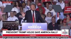 A crowd in mid-cheer immediately goes silent and starts jeering Trump when he says that he recommends people take the vaccine..mp4