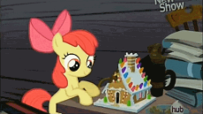 521454__safe_apple+bloom_big+macintosh_pony_male_earth+pony_screencap_stallion_animated_hub+logo_the+hub_hubble_pinkie+apple+pie_gingerbrea.gif