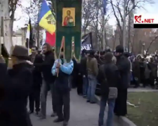 Christian Europeans of Moldova oppose the Jewish Menorah with Christian Cross.mp4