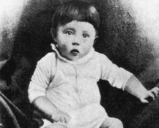 Baby Adolf Hitler.jpg