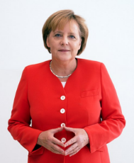 493px-Angela_Merkel_Juli_2010_-_3zu4.jpg