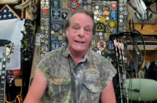 Rock Legend Ted Nugent's 2021 'Sheep' Message to Vaccinated Individuals.mp4