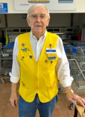 Walmart-Greeter-11.jpg