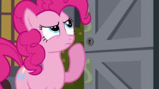 Pinkie_Pie_thinking_S02E18.png