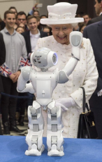 Queen_and_Robot.jpg